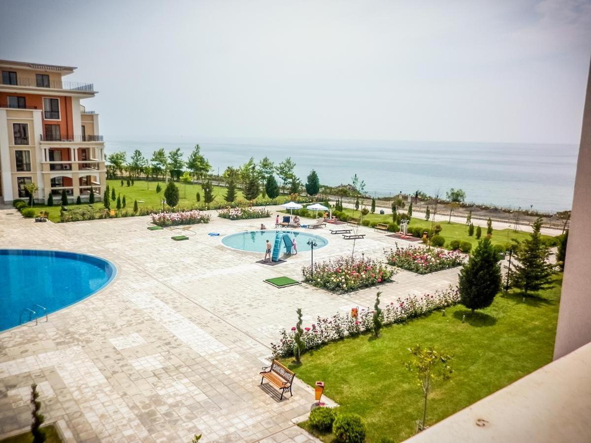 Prestige Fort Beach - Premium Apartments Sveti Vlas Exteriör bild